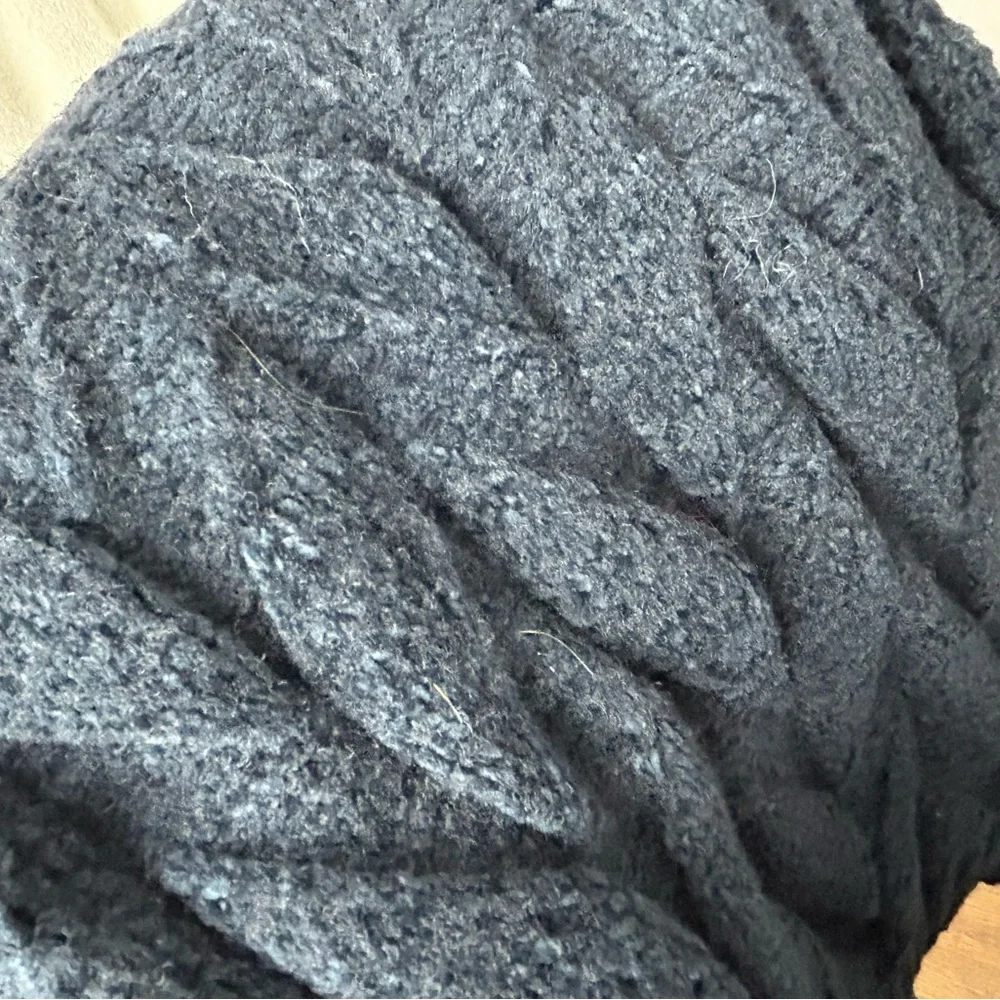 Amanda Blu &‎ Co Dark Blue 3D Ribbed Scarf